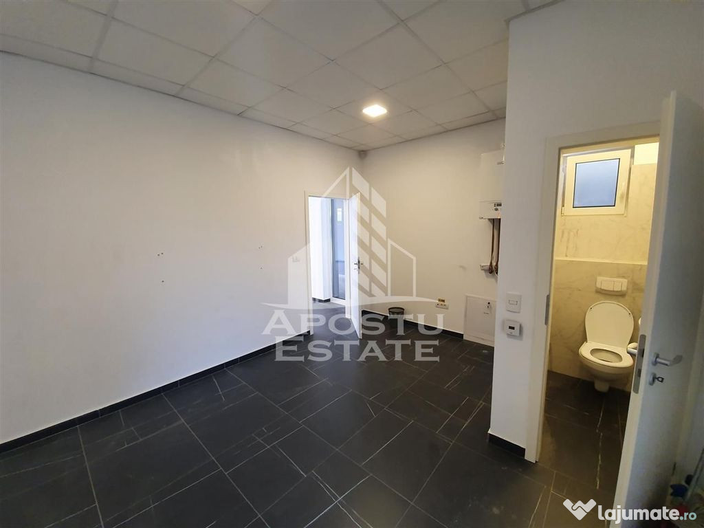 Spatiu comercial 43 mp + loc parcare, in zona Balcescu 