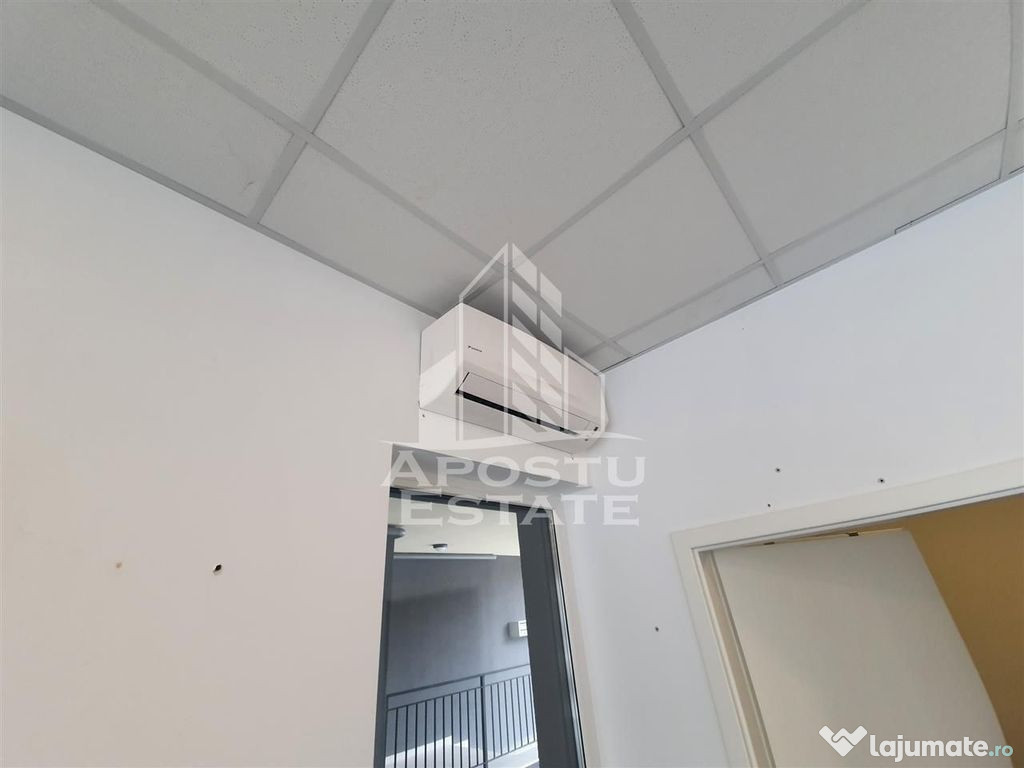 Spatiu comercial 43 mp + loc parcare, in zona Balcescu 