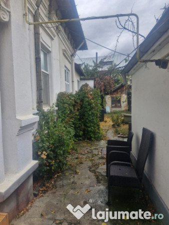 Casa interbelica zona semicentrala Buzau