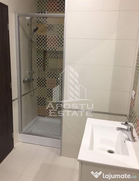 Casa insiruita cu 4 camere si garaj,Mosnita Noua