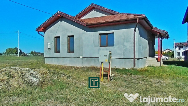 Casă cu 4 camere de vânzare în Fântânele – cartier nou de case 