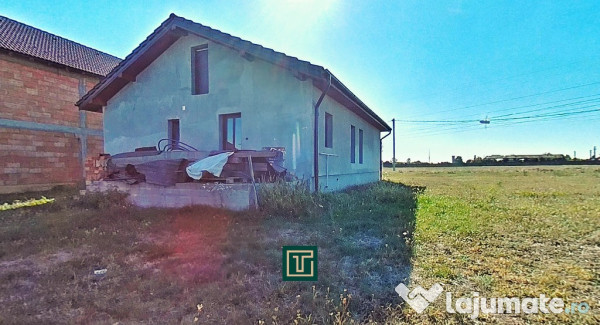 Casă cu 4 camere de vânzare în Fântânele – cartier nou de case 