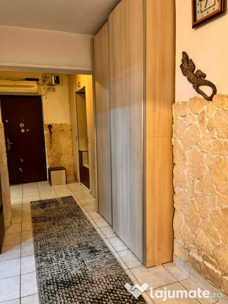 Apartament 3 camere decomandat, etaj intermediar, zona Garii