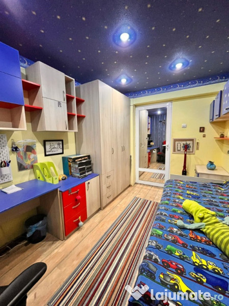 Apartament 3 camere decomandat, etaj intermediar, zona Garii