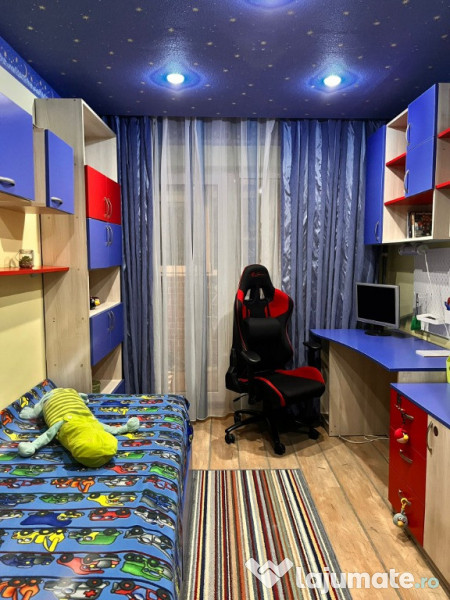 Apartament 3 camere decomandat, etaj intermediar, zona Garii