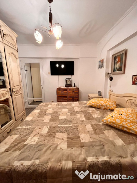 Apartament 3 camere decomandat, etaj intermediar, zona Garii