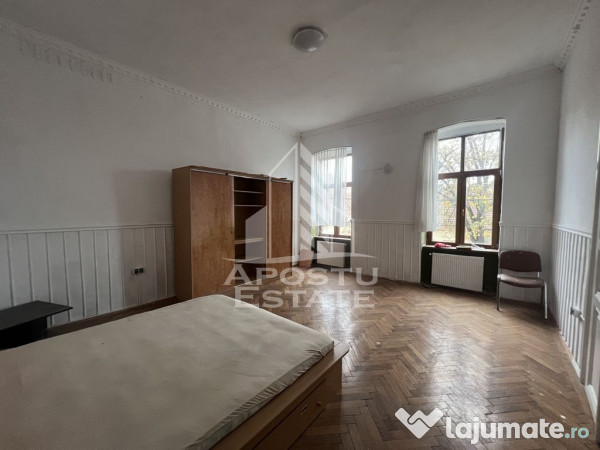 De VÂNZARE - apartament 3 camere zona Maria 