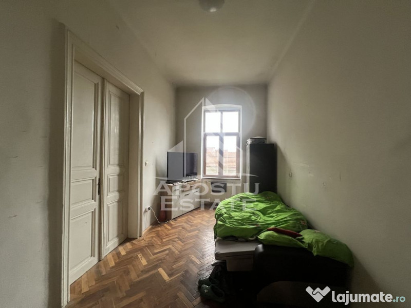 De VÂNZARE - apartament 3 camere zona Maria 