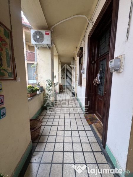 De VÂNZARE - apartament 3 camere zona Maria 