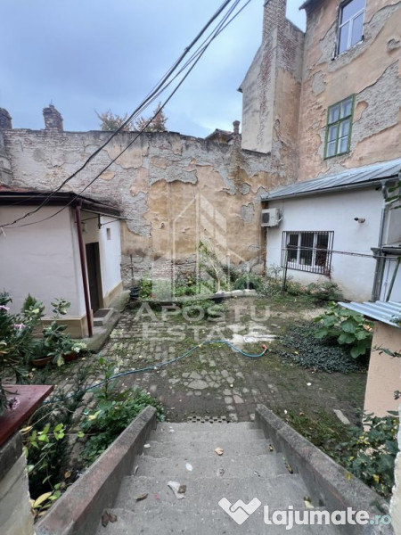 De VÂNZARE - apartament 3 camere zona Maria 