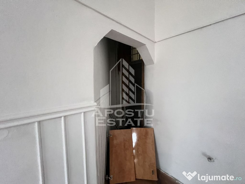 De VÂNZARE - apartament 3 camere zona Maria 