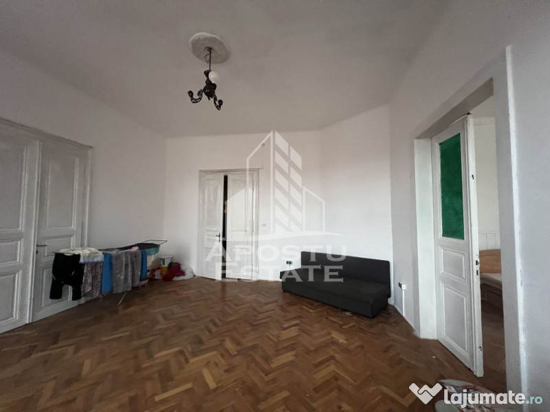 De VÂNZARE - apartament 3 camere zona Maria 