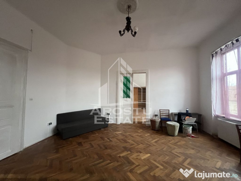 De VÂNZARE - apartament 3 camere zona Maria 