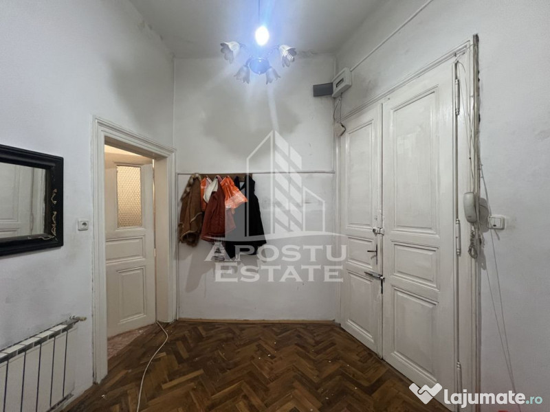 De VÂNZARE - apartament 3 camere zona Maria 