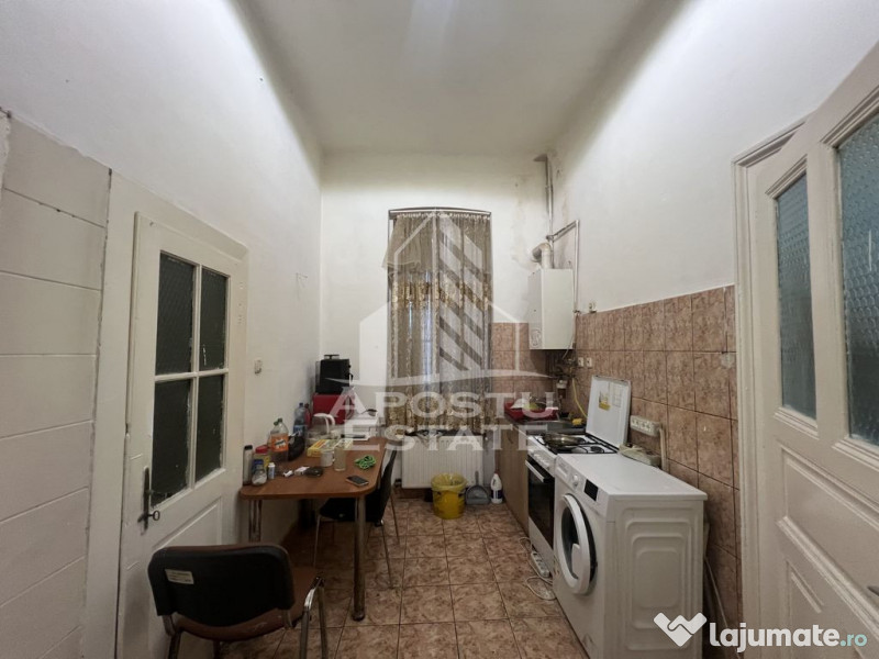 De VÂNZARE - apartament 3 camere zona Maria 