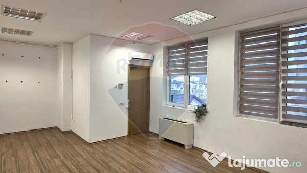 Birou de închiriat în Brașov zona centrală în clădi...