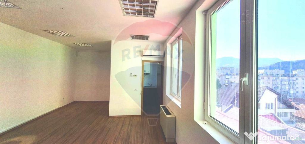 Birou de închiriat în Brașov zona centrală în clădi...