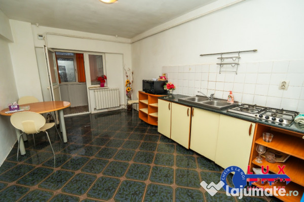 ID 3632 - Apartament 3 camere de vanzare -Str. Mircea Voda