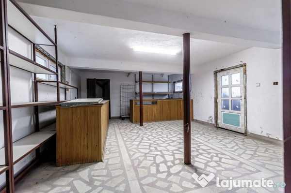 Clădire potrivită pentru proiecte educaționale sau de ...