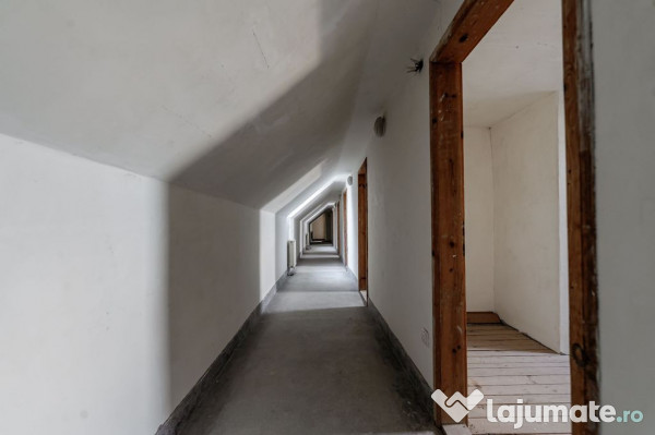 Clădire potrivită pentru proiecte educaționale sau de ...