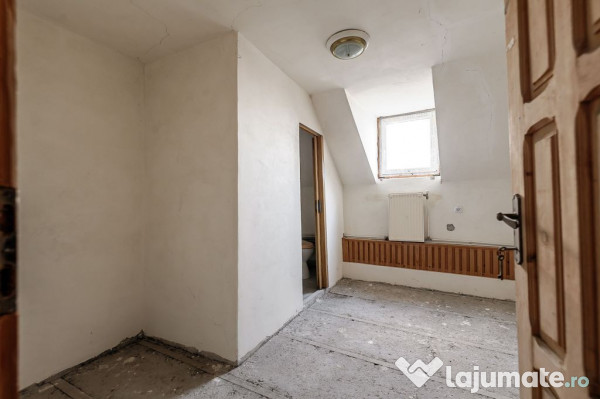 Clădire potrivită pentru proiecte educaționale sau de ...