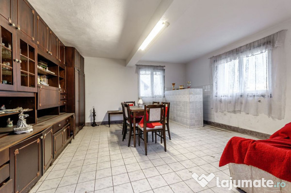 Clădire potrivită pentru proiecte educaționale sau de ...