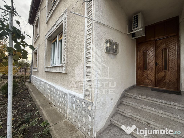 Casa individuala cu 2 fronturi stradale, teren 480mp, zon...