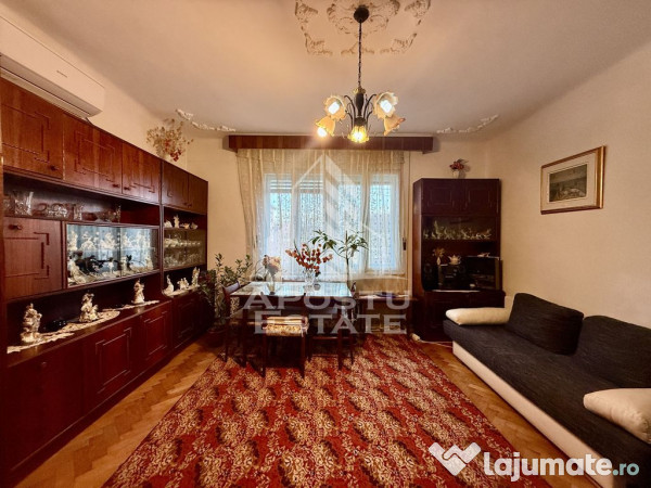 Casa individuala cu 2 fronturi stradale, teren 480mp, zon...