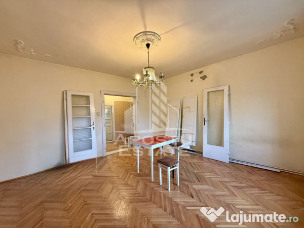 Casa individuala cu 2 fronturi stradale, teren 480mp, zon...