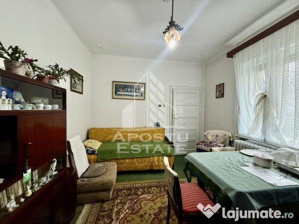 Casa individuala cu 2 fronturi stradale, teren 480mp, zon...