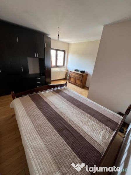 Casa 5 camere, P+1+Pod, toate utilitatile