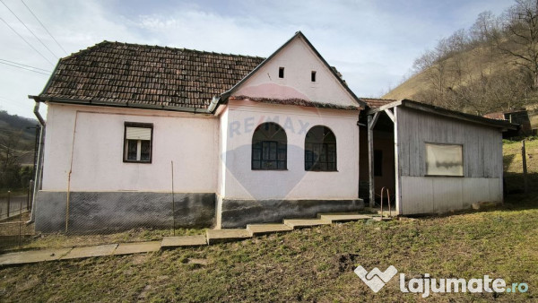 Casă la țară in Transilvania - sat sasesc Păucea, jud...
