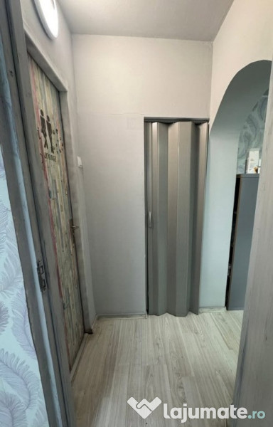 Spațiu comercial, zona Podu Roș, la bulevard 