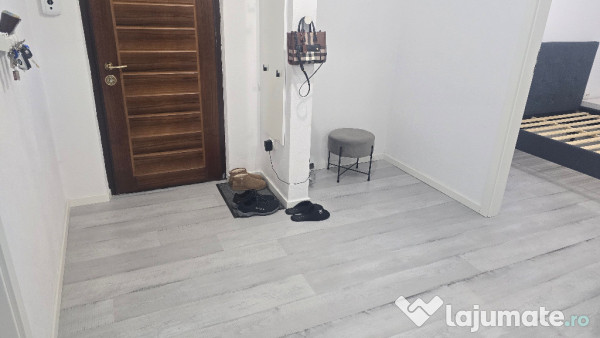 Vand apartament 3 c. dec.,Deva, Imp.Traian, etaj 1, mobilat, PARCARE