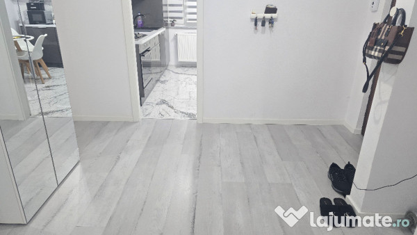 Vand apartament 3 c. dec.,Deva, Imp.Traian, etaj 1, mobilat, PARCARE