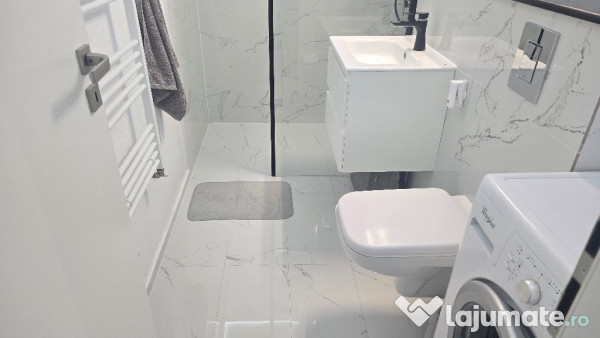 Vand apartament 3 c. dec.,Deva, Imp.Traian, etaj 1, mobilat, PARCARE