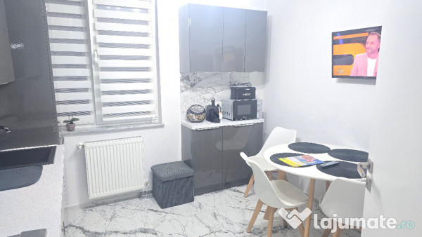 Vand apartament 3 c. dec.,Deva, Imp.Traian, etaj 1, mobilat, PARCARE