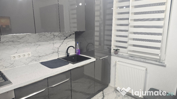 Vand apartament 3 c. dec.,Deva, Imp.Traian, etaj 1, mobilat, PARCARE