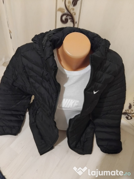 Ieftin! Geaca dama Nike. 