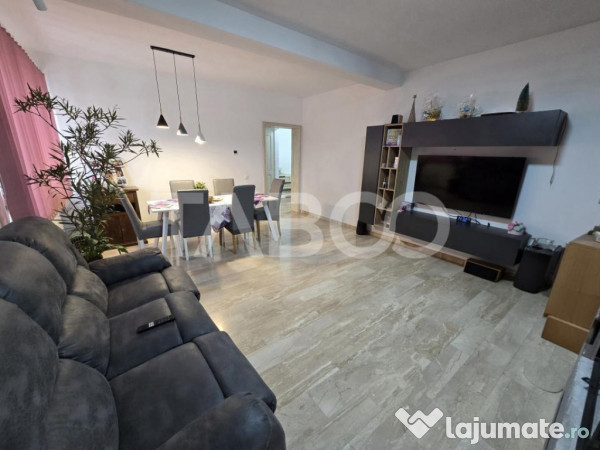 Casa individuala de vanzare teren 852 mp 5 camere 2 bai Seli