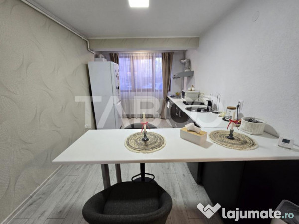Apartament 3 camere de vanzare decomandat mobilat utilat Til