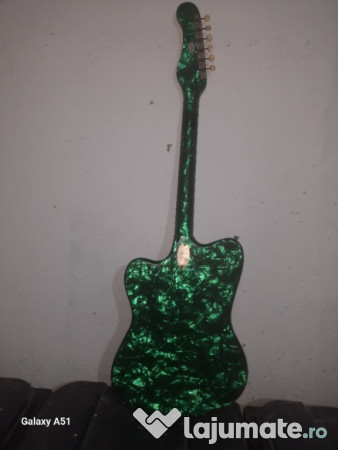 Chitara electronica cat si masina de cusut 