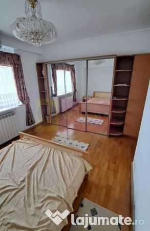 Inchiriere apartament 3(din4)camere pe bd Decebal, metrou... 