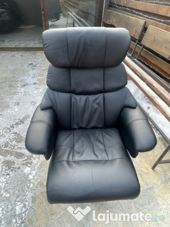 Fotolii piele folosite dar foarte bine întreținute 