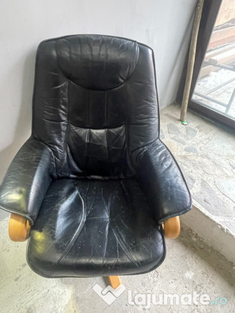 Fotolii piele folosite dar foarte bine întreținute 