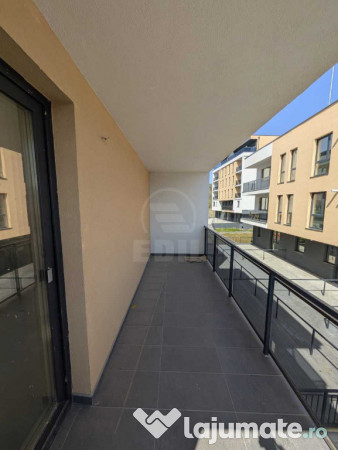 Apartament 3 camere semidecomandat 