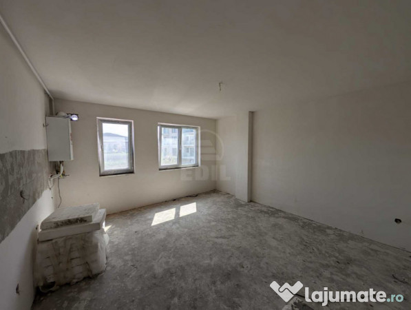 Apartament 3 camere semidecomandat 