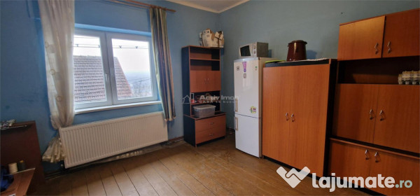 Resita Casa la Pret de Apartament,Parter, Etj 1 si Pod, Zona 
