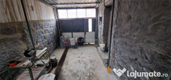 Resita Casa la Pret de Apartament,Parter, Etj 1 si Pod, Zona 