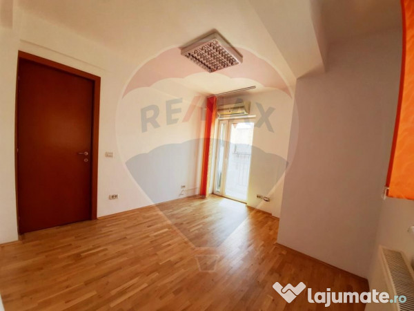 Apartament duplex / 4 camere de inchiriat / zona Bucur Ob...